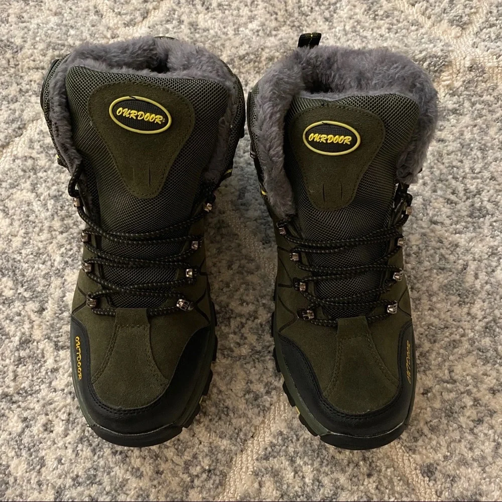 NWOB Snow Boots / Hiking Boots for Men